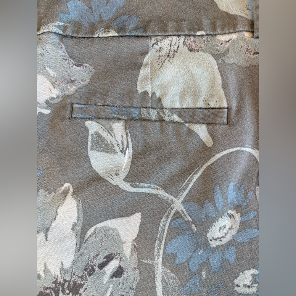 Vintage Calvin Klein Tropical Print Shorts - Size 8. - Picture 9 of 13